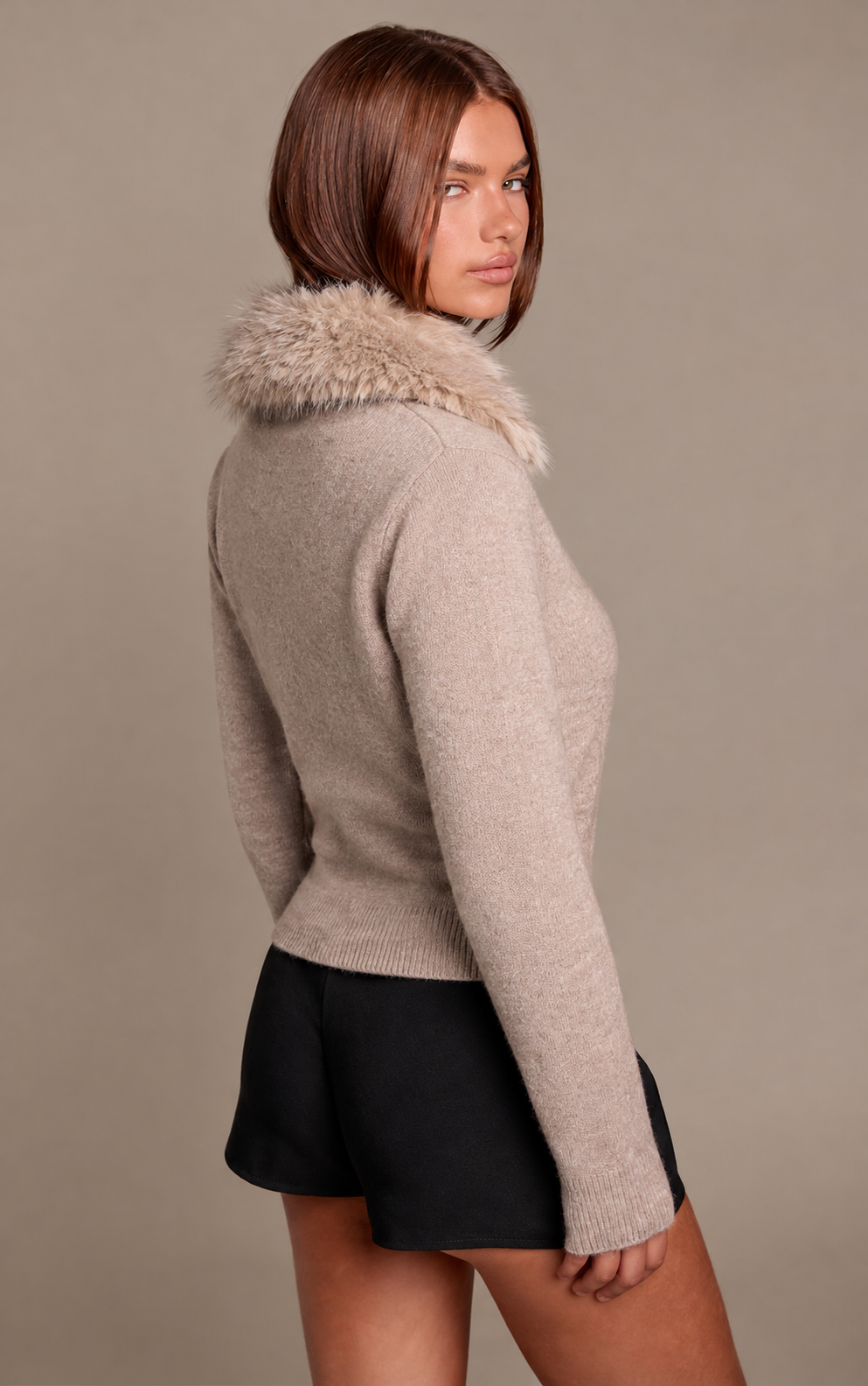 Cardigan Beige con Cuello VELT