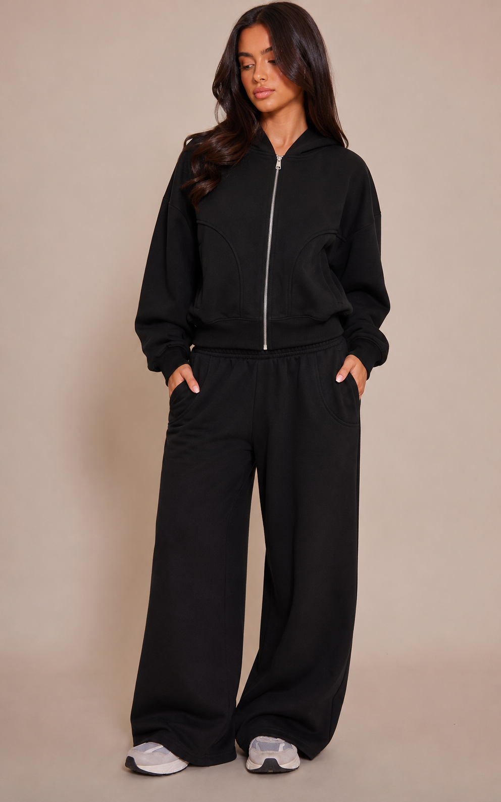 Conjunto Negro Pantalón & Polerón Mi tienda