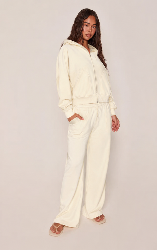 Conjunto Crema Polerón & Pantalón Recto Mi tienda