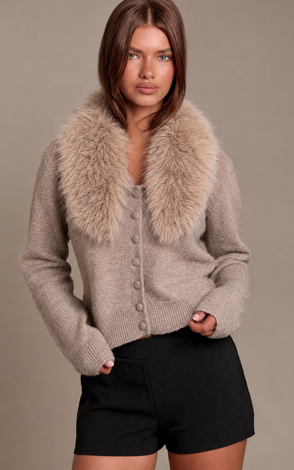 Cardigan Beige con Cuello VELT