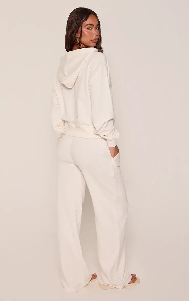 Conjunto Crema Polerón & Pantalón Recto Mi tienda