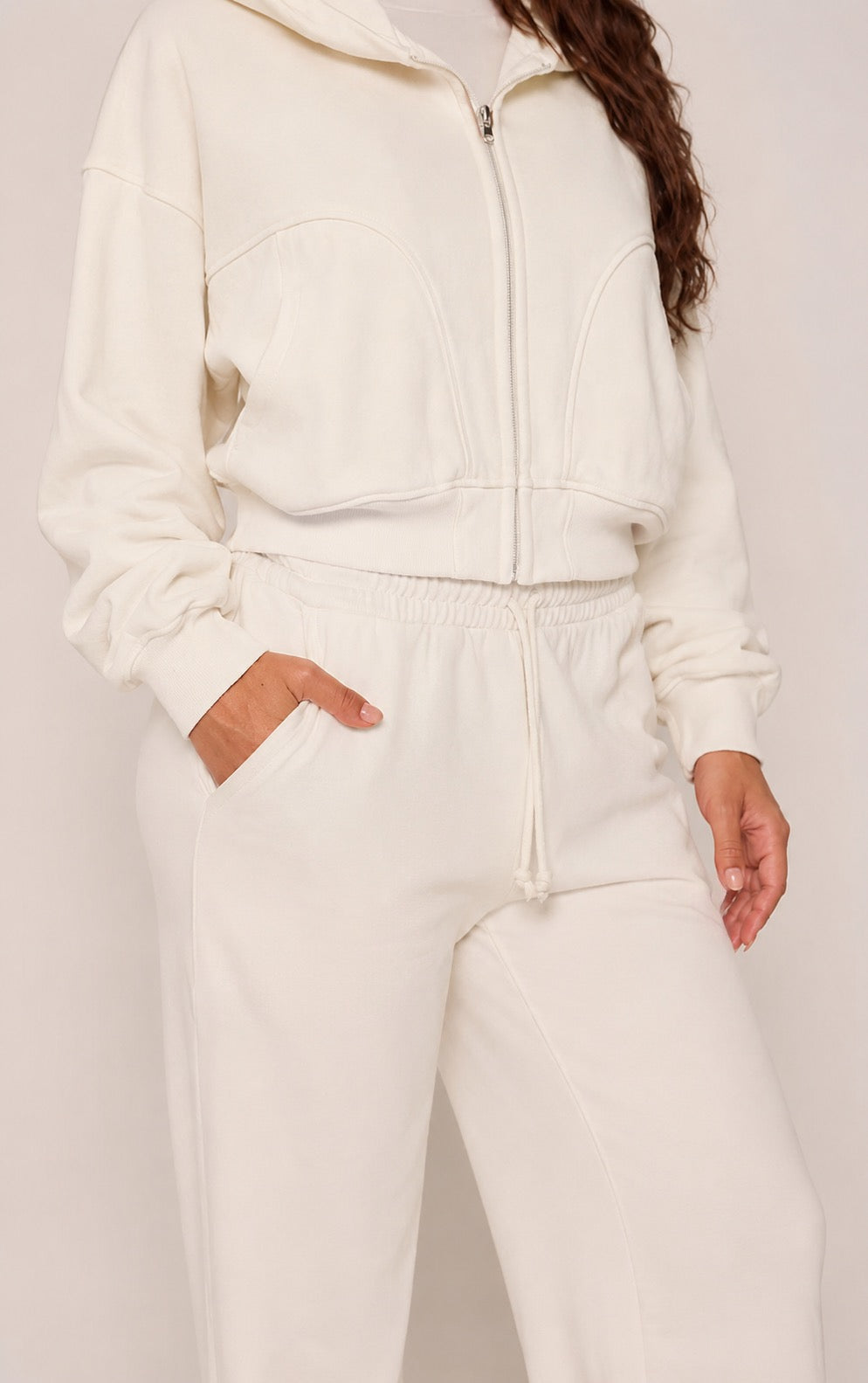 Conjunto Crema Polerón & Pantalón Recto Mi tienda