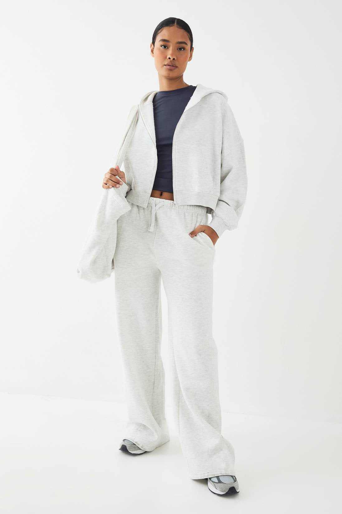 Conjunto Gris Polerón & Pantalón Recto Mi tienda