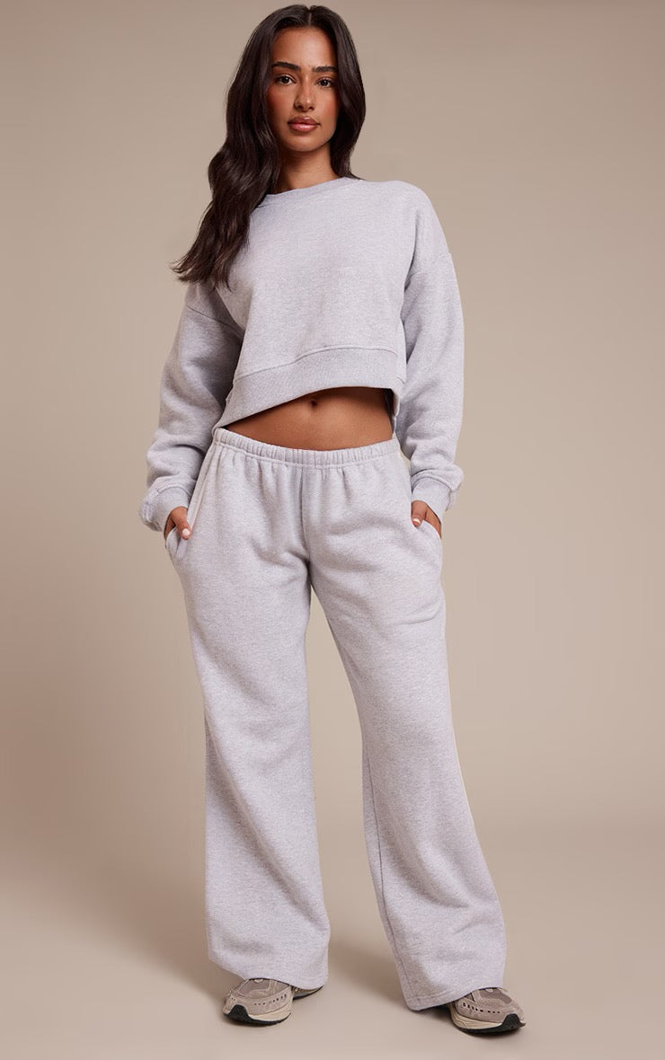 Conjunto Gris Polo Corto & Pantalón Recto Mi tienda