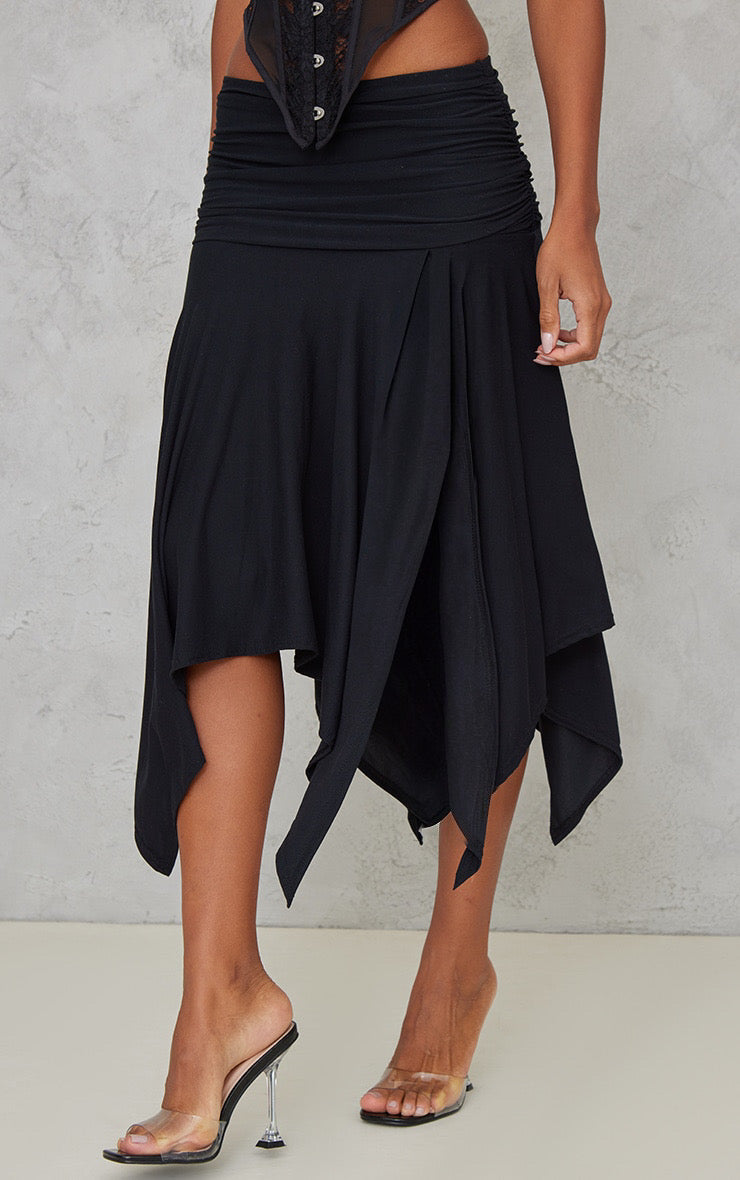 Falda Midi Asimétrica Negra