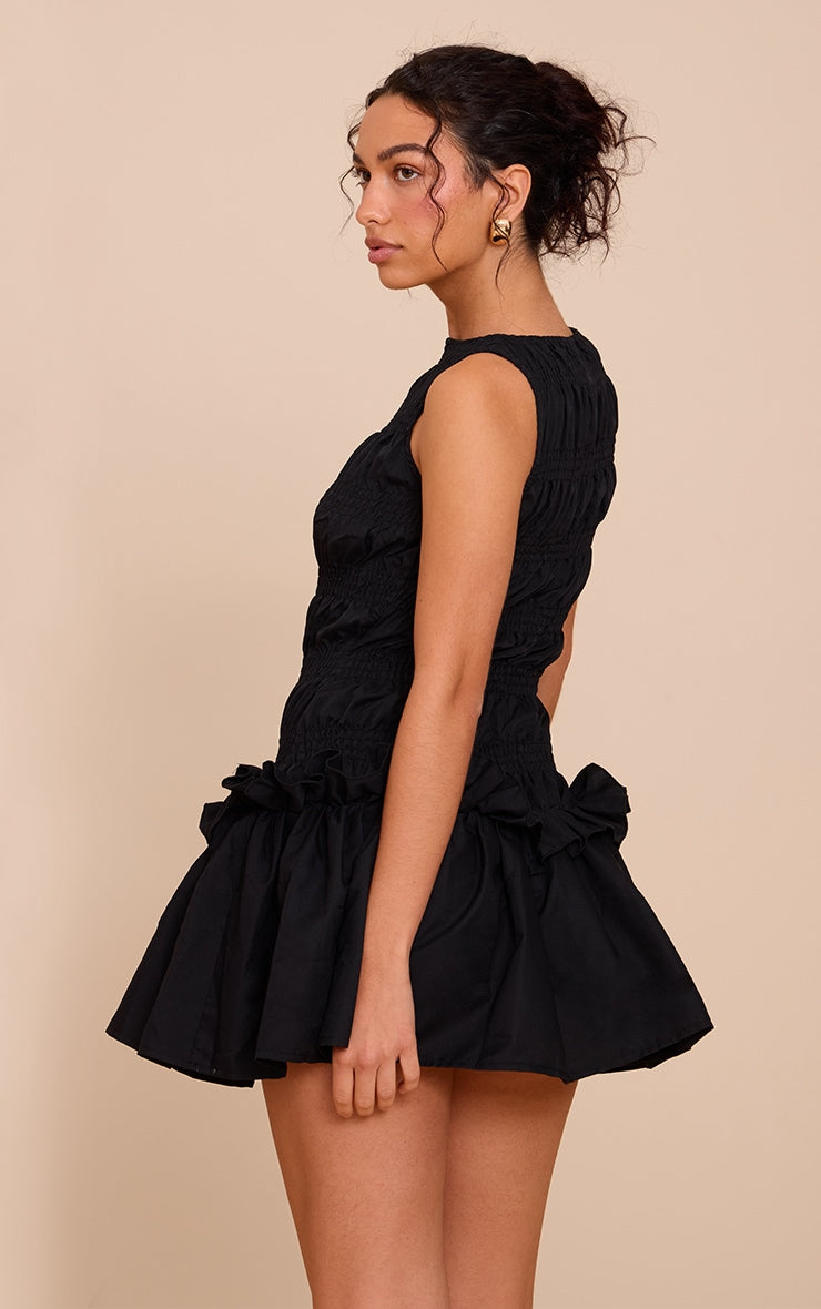 Vestido Negro Fruncido Volantes
