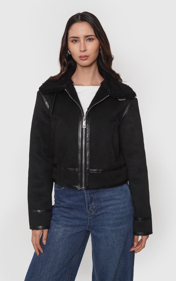 Chaqueta negra mujer corte justo