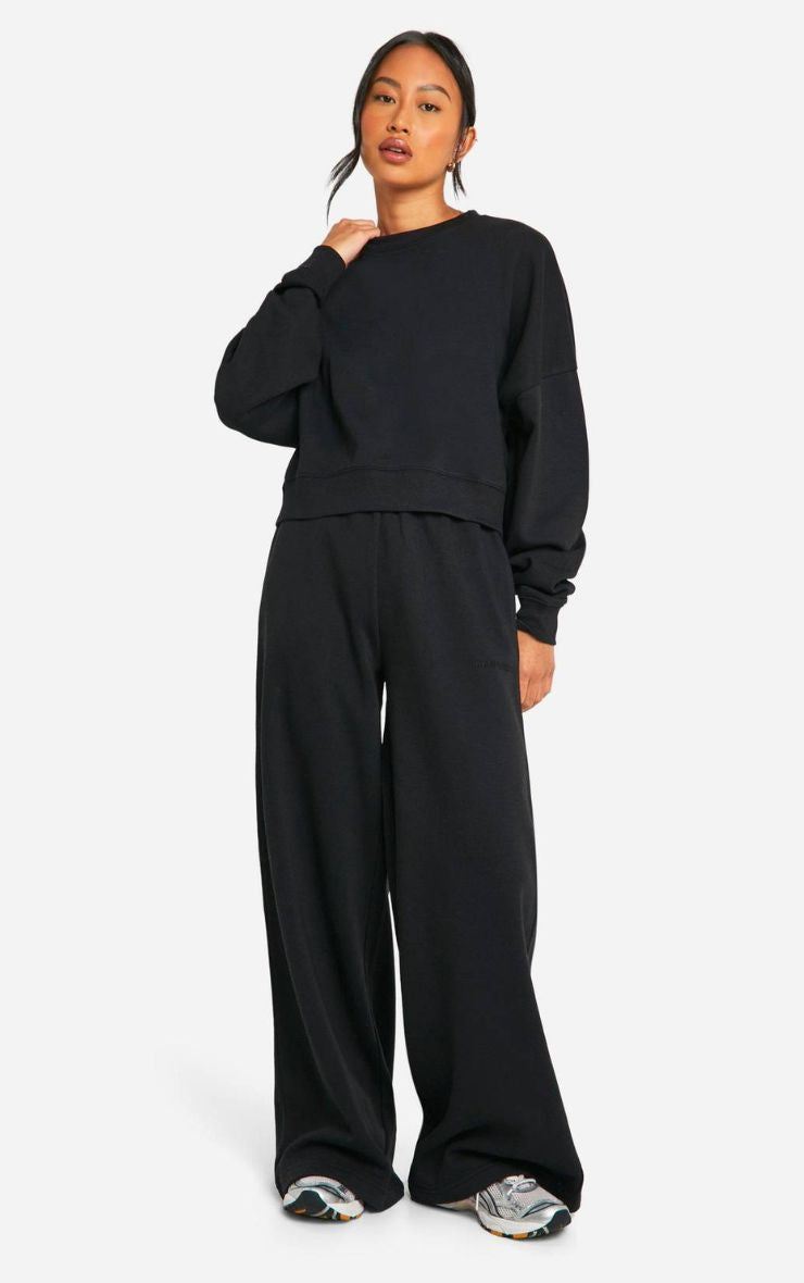 Conjunto Negro Polerón & Pantalón Recto Mi tienda